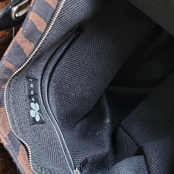 Animal Print Tote - Picture 4 of 8